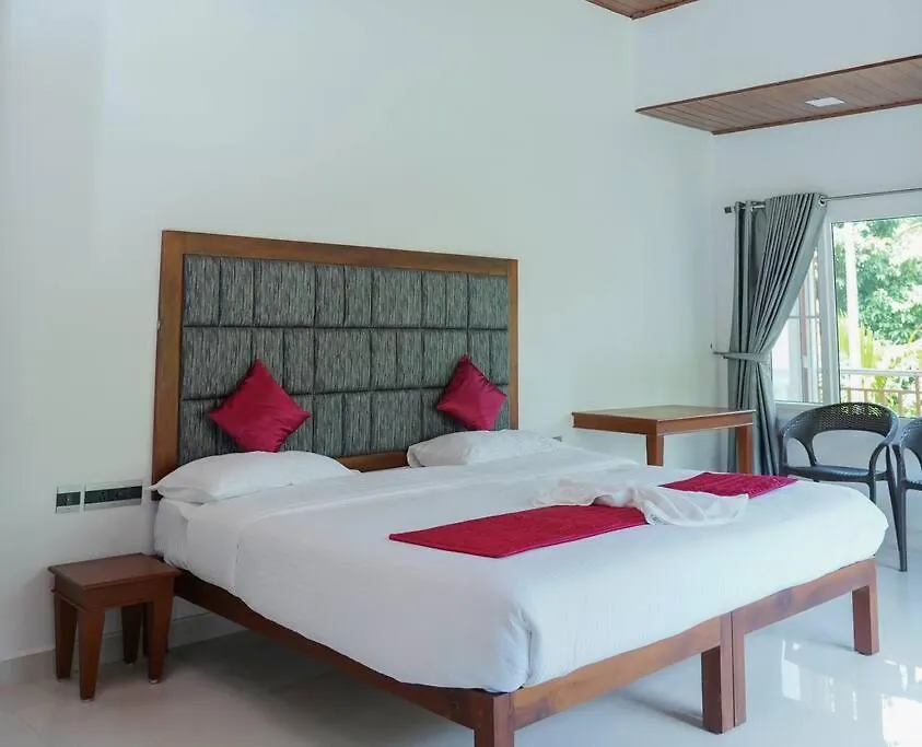 4 Bedroom Heaven In Munnar